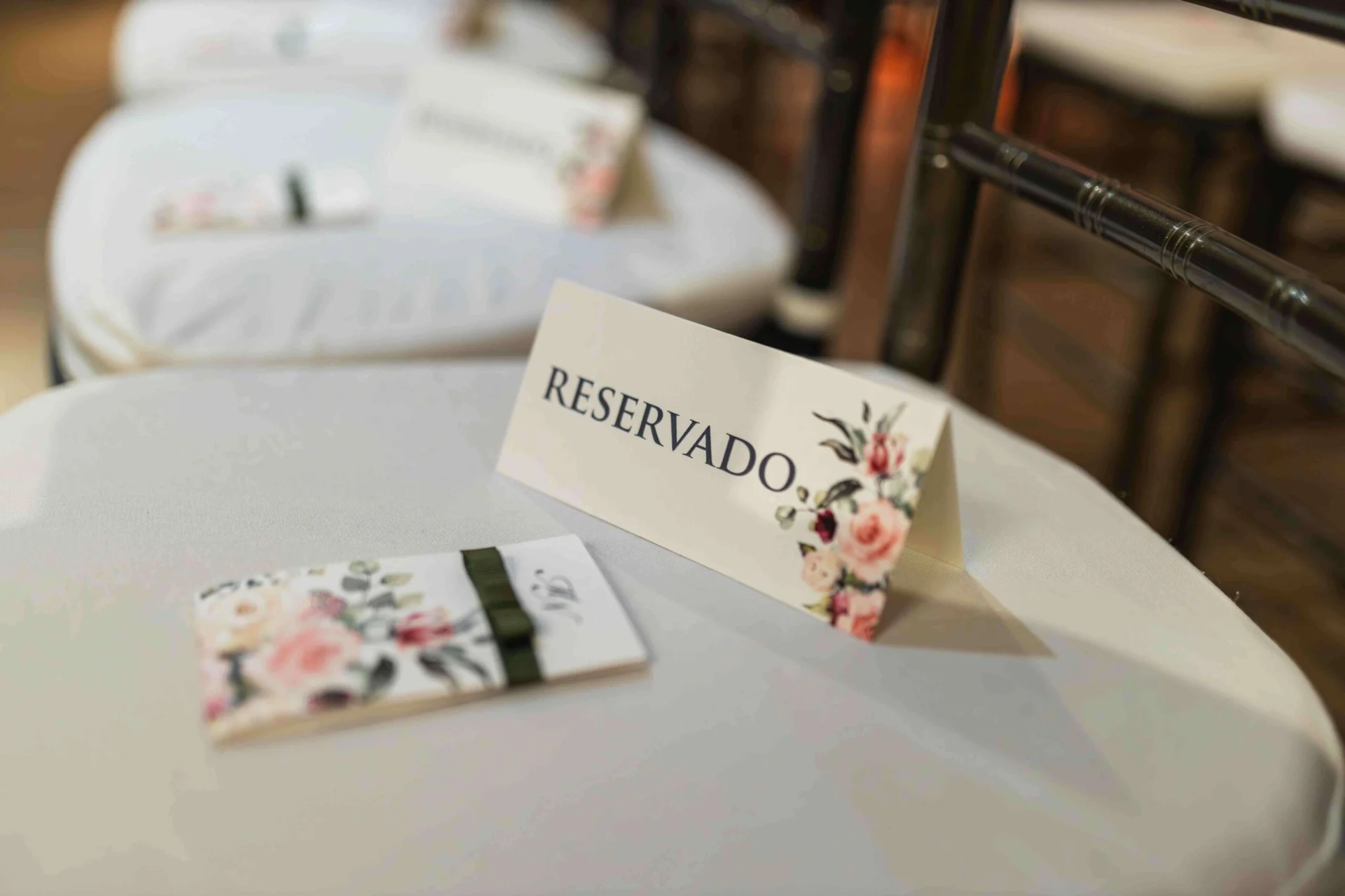 Wedding Place Cards & Table Numbers: Tips for Custom Printing