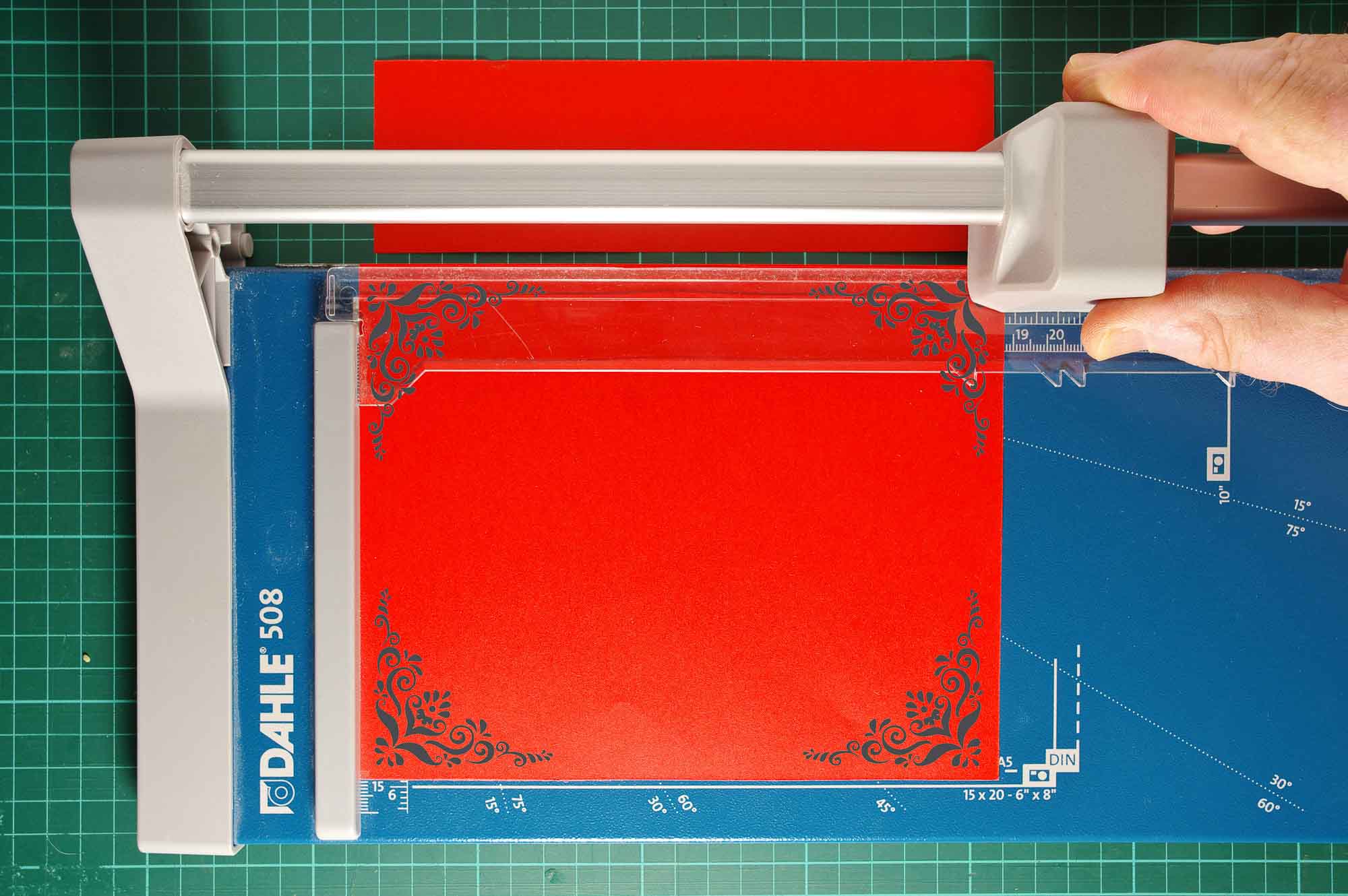 https://uniqueprintny.com/wp-content/uploads/2025/04/mountingandlamination-6.jpg