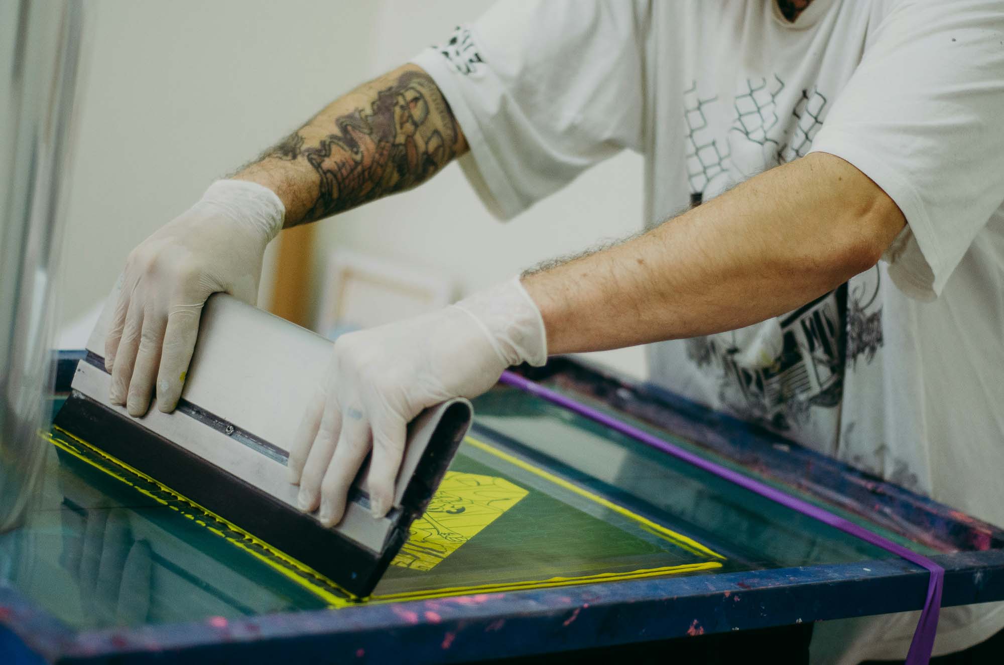 https://uniqueprintny.com/wp-content/uploads/2025/04/mountingandlamination-7.jpg